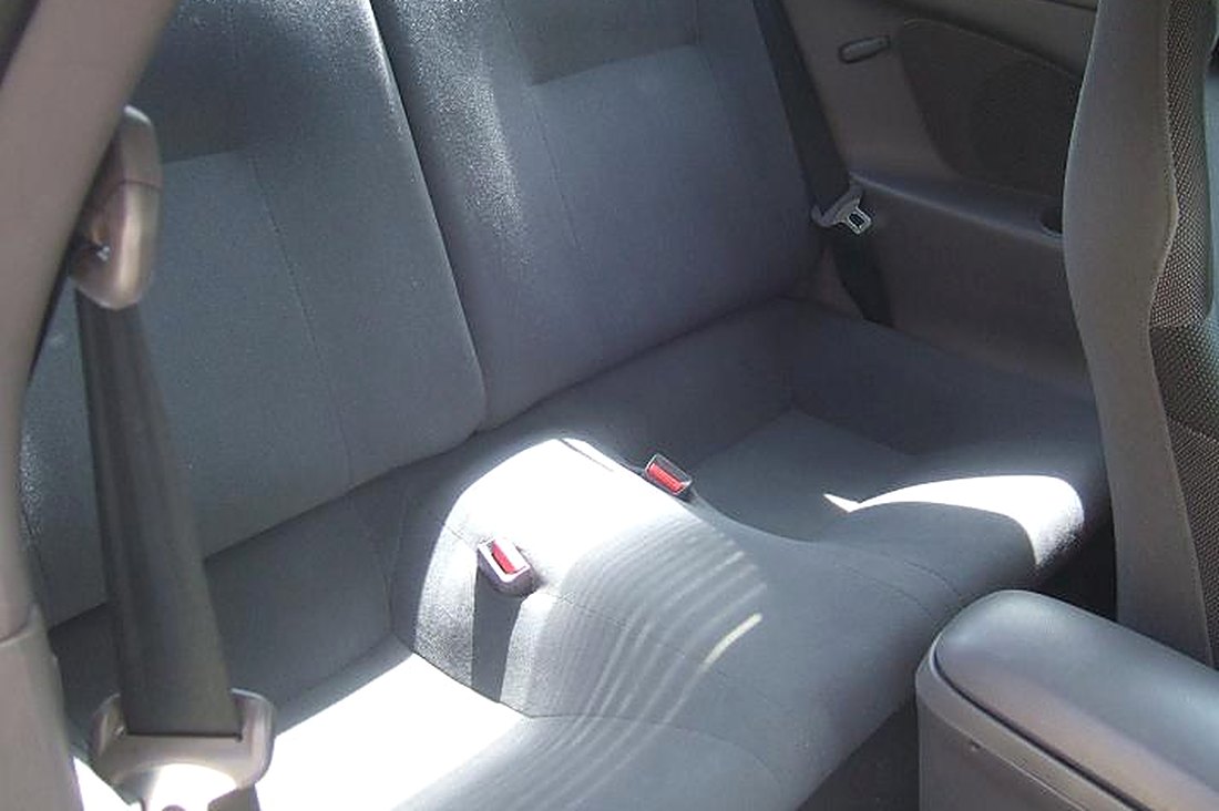 Banquette arrière d'une Toyota Celica T23